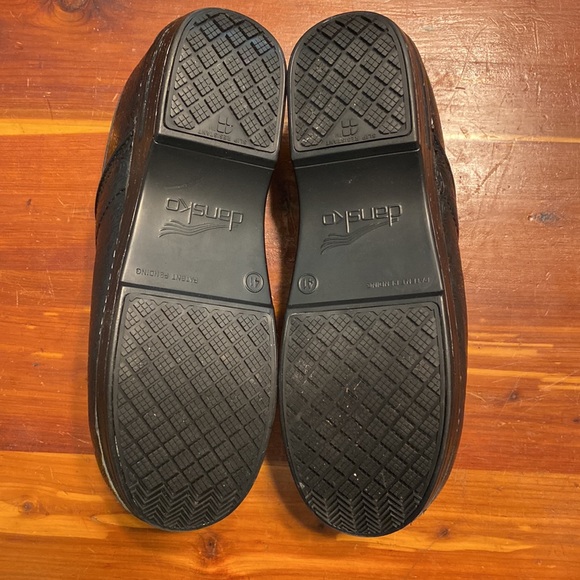 Dansko XP Tooled Black Leather - Picture 4 of 5